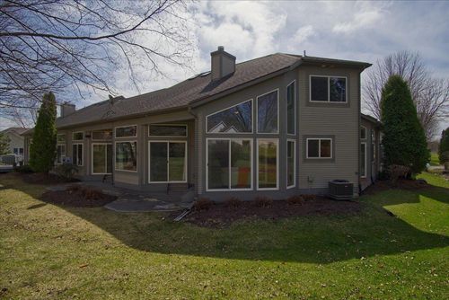 713 Harrington Dr, Madison, WI, 53718-3236 | Card Image