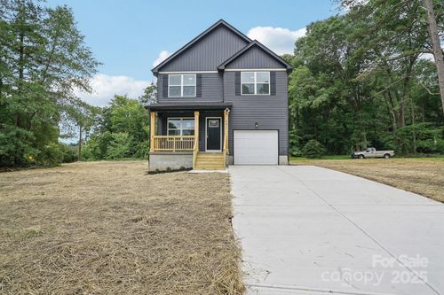 401 W Charlotte Ave, Mount Holly, NC, 28120-1723 | Card Image