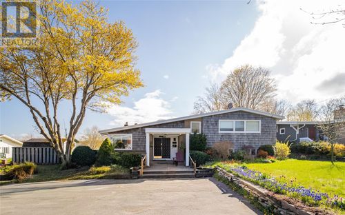 32 Cowan Ave, St. John's, NL, A1E3N7 | Card Image
