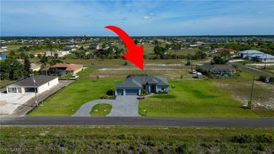 3607 Caloosa Parkway N, House other with 3 bedrooms, 2 bathrooms and null parking in Cape Coral FL | Image 2