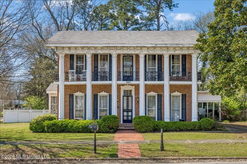 m-140 N Maury St, Holly Springs, MS, 38635-2406 | Card Image