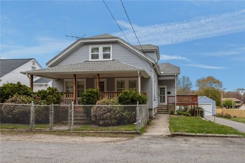 86 Fall St, Woonsocket, RI, 02895-2346 | Card Image
