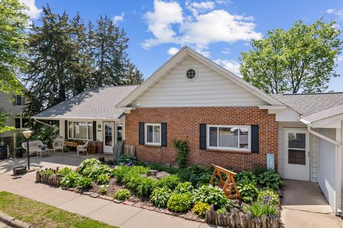 304 S 2nd St, Alma, WI, 54610-7700 | Card Image