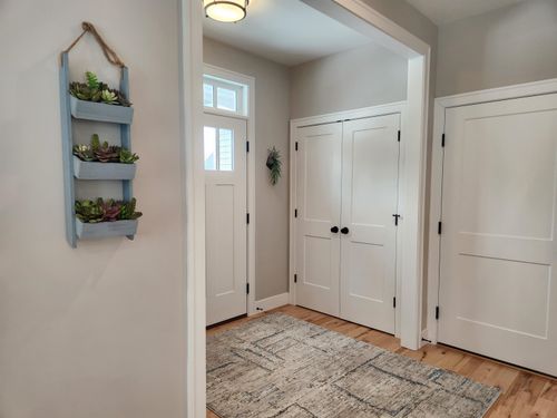57 Evergreen Drive, Auburn, NH, 03032 | Card Image