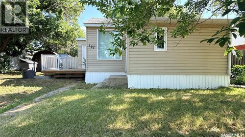 605 2nd St, Estevan, SK, S4A0K8 | Card Image