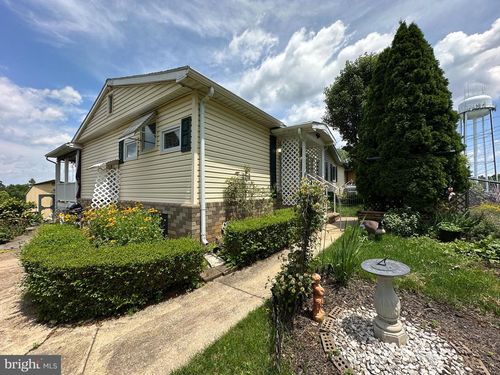 213 W High St, SHARPSBURG, MD, 21782 | Card Image