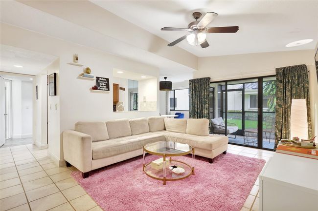 1645 - 1645 Nw 81 St Way, Condo with 3 bedrooms, 2 bathrooms and null parking in Plantation FL | Image 4