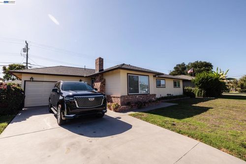 767 Lemos Ave, Salinas, CA, 93901-1233 | Card Image