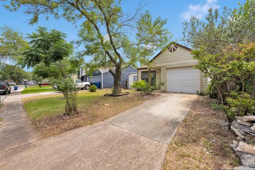 9816 Village Briar, San Antonio, TX, 78250-5718 | Card Image