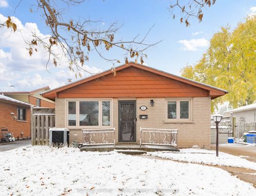 58 Villeneuve Cres, London, ON, N5V1M8 | Card Image