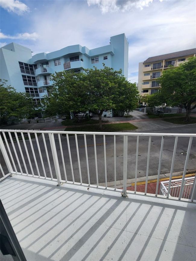 205 - 2101 Normandy Dr, Condo with 1 bedrooms, 1 bathrooms and null parking in Miami Beach FL | Image 25
