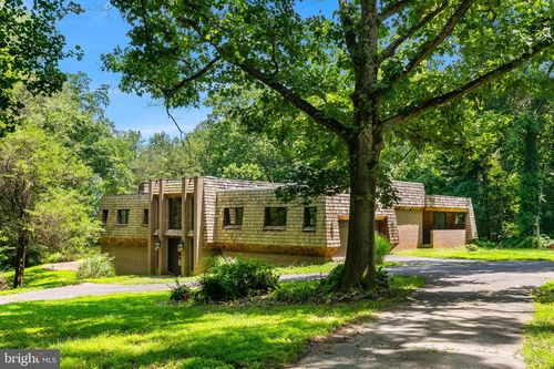 8823 Brook Rd, MCLEAN, VA, 22102-1508 | Card Image