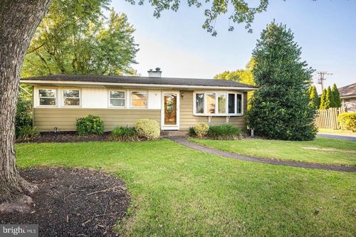 691 N Lewis Rd, ROYERSFORD, PA, 19468-1280 | Card Image