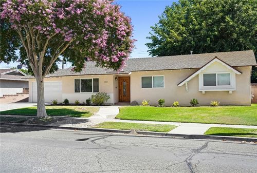 3534 Hearst Dr, Simi Valley, CA, 93063-3237 | Card Image