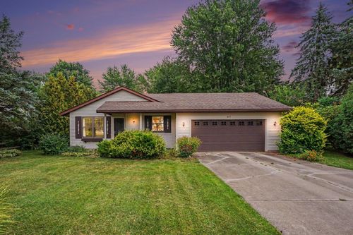 917 Ottawa Ave, Holland, MI, 49423-4632 | Card Image