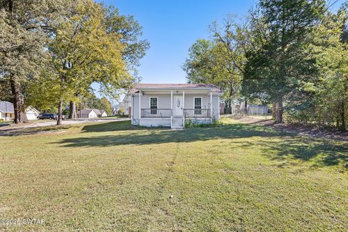 462 Mifflin Ave, Henderson, TN, 38340-1624 | Card Image