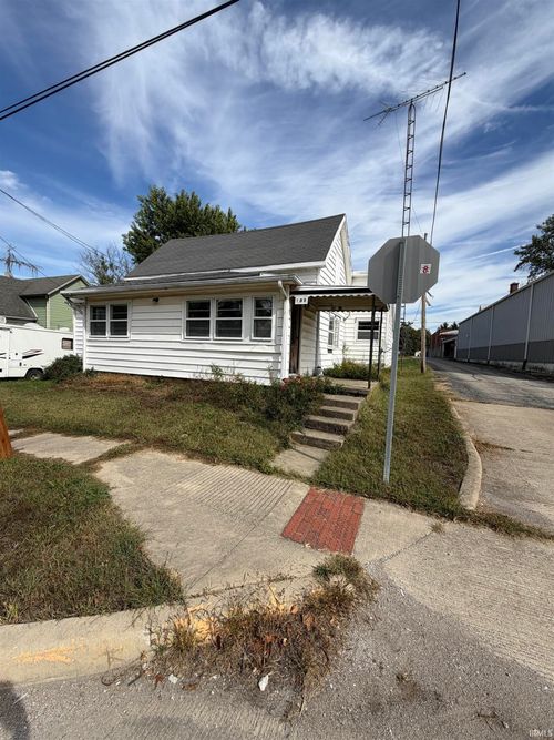 108 N Main St, Amboy, IN, 46911-9227 | Card Image