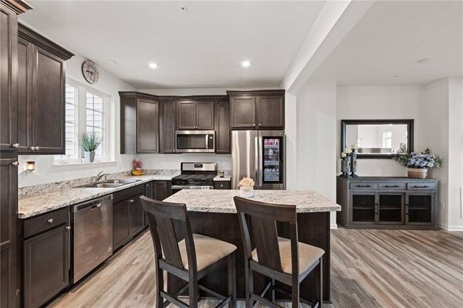 2155 Shawnee Dr, Townhouse with 3 bedrooms, 3 bathrooms and 2 parking in Washington PA | Image 4
