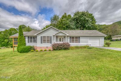 105 Buckner Drive, House other with 3 bedrooms, 2 bathrooms and null parking in Roan Mountain TN | Image 1