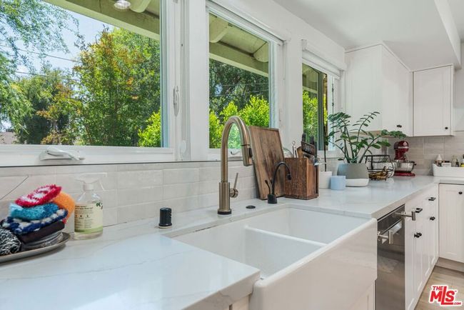 5737 Allott Ave, House other with 6 bedrooms, 6 bathrooms and 2 parking in Sherman Oaks CA | Image 7