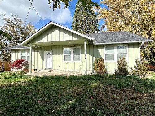 4059 Fern Valley Rd, Phoenix, OR, 97535-9426 | Card Image