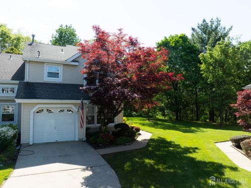 112 Lloyd Ct, East Brunswick, NJ, 08816-5692 | Card Image