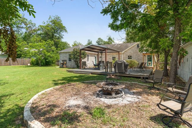 1922 W Lake Dr, House other with 3 bedrooms, 2 bathrooms and 6 parking in Taylor TX | Image 36