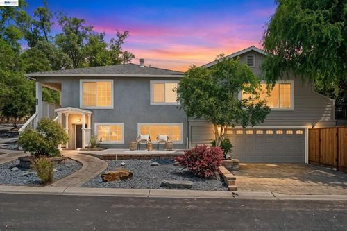 520 Abbie St, Pleasanton, CA, 94566-7457 | Card Image