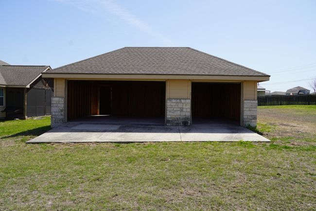 Detached Garage and driveway | Image 27