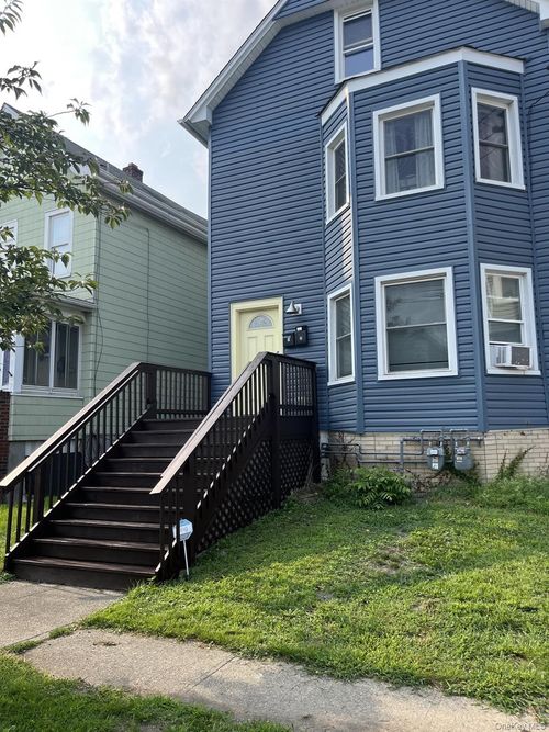 42 Taylor Ave, Poughkeepsie, NY, 12601-1916 | Card Image