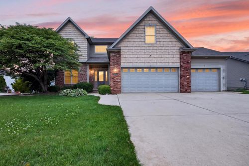 2713 Piney Run, Bloomington, IL, 61705-6457 | Card Image