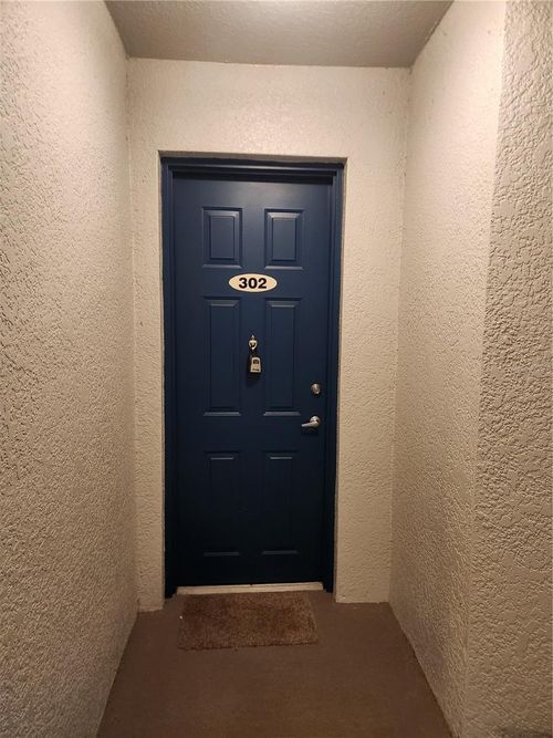 302-5257 Cane Island Loop, KISSIMMEE, FL, 34746-5354 | Card Image