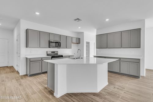 12192 E Morris Carson Dr, Vail, AZ, 85641-1179 | Card Image