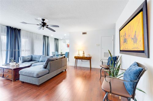 d-18-8390 N Missionwood Cir, Miramar, FL, 33025-2935 | Card Image