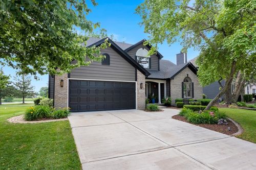 565 Blackberry Ridge Dr, Aurora, IL, 60506-7902 | Card Image