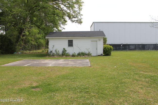 229 S Wilson St, House other with 3 bedrooms, 1 bathrooms and null parking in Chadbourn NC | Image 6