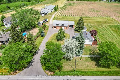 1951 King St, St Catharines, ON, L2R6P7 | Card Image