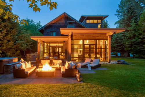 6677 Crabapple Dr, Whistler, BC, V8E0C5 | Card Image