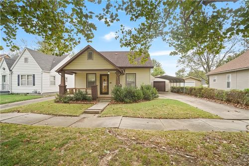 1321 W 6th St, Coffeyville, KS, 67337-3425 | Card Image