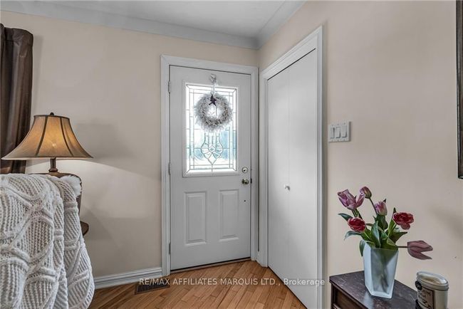 16933 8 Th Rd, House other with 3 bedrooms, 2 bathrooms and 8 parking in Moose Creek ON | Image 4