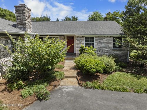 5426 Gaineswood Rd, Knoxville, TN, 37918-3433 | Card Image