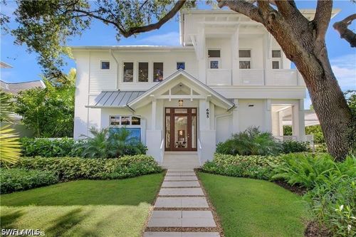 685 2nd St S, NAPLES, FL, 34102-8627 | Card Image