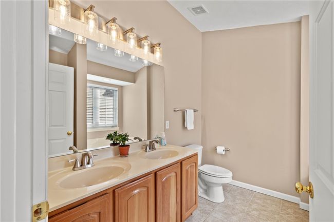 Owner Bathroom | Image 17