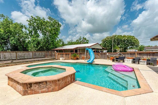 15631 Fir Rd, House other with 3 bedrooms, 2 bathrooms and 6 parking in Santa Fe TX | Image 28