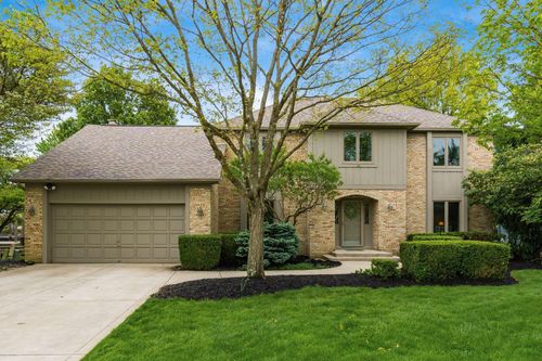 8900 Locherbie Ct, Dublin, OH, 43017-9402 | Card Image