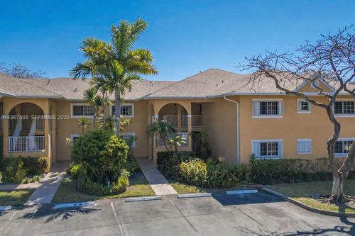 c103-811 Se 4th Ave, Dania Beach, FL, 33004-4460 | Card Image