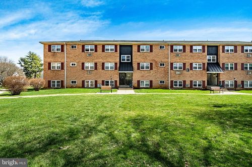 e4-335 E Lancaster Ave, DOWNINGTOWN, PA, 19335-2906 | Card Image