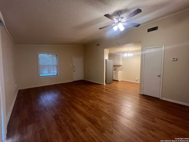 1524 Shannon Cir, Home with 2 bedrooms, 1 bathrooms and null parking in New Braunfels TX | Image 5