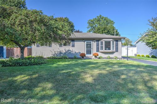 3140 Eastern Ave, Rochester Hills, MI, 48307-5522 | Card Image