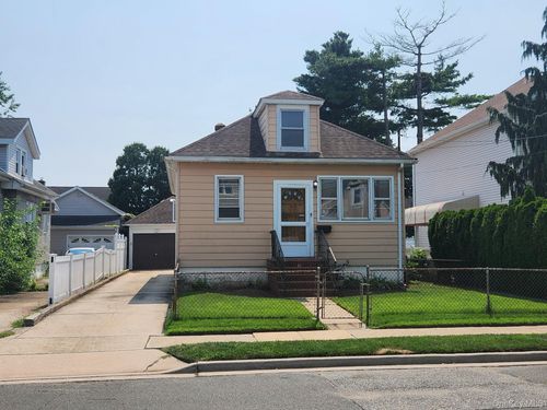 1073 Concord Street, Hempstead, NY, 11010 | Card Image